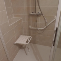 Salle de bain aménagement pour personne âgée